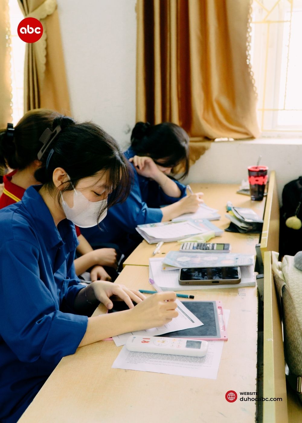 tu-van-du-hoc-truong-thpt-hoa-lu-a-4