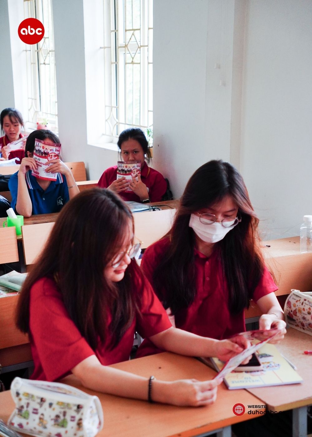 tu-van-du-hoc-truong-thpt-hoa-lu-a-8