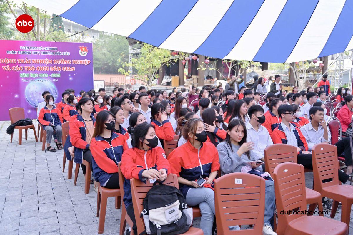 abc-dong-hanh-cung-ngay-hoi-viec-lam-tai-festival-ninh-binh-6