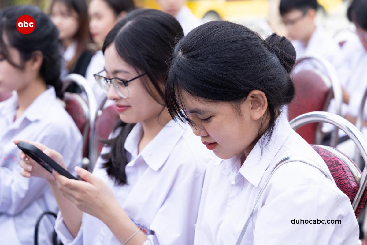 abc-giao-luu-voi-truong-thpt-truong-han-sieu-15