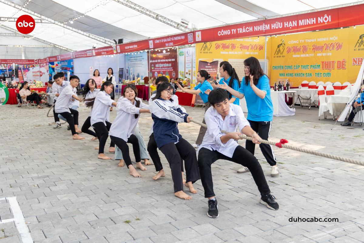 abc-giao-luu-voi-truong-thpt-truong-han-sieu-8