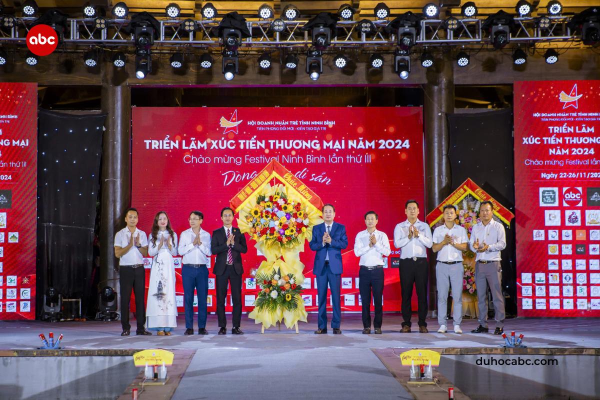 abc-la-nha-tai-tro-kim-cuong-cho-trien-lam-ninh-binh-3