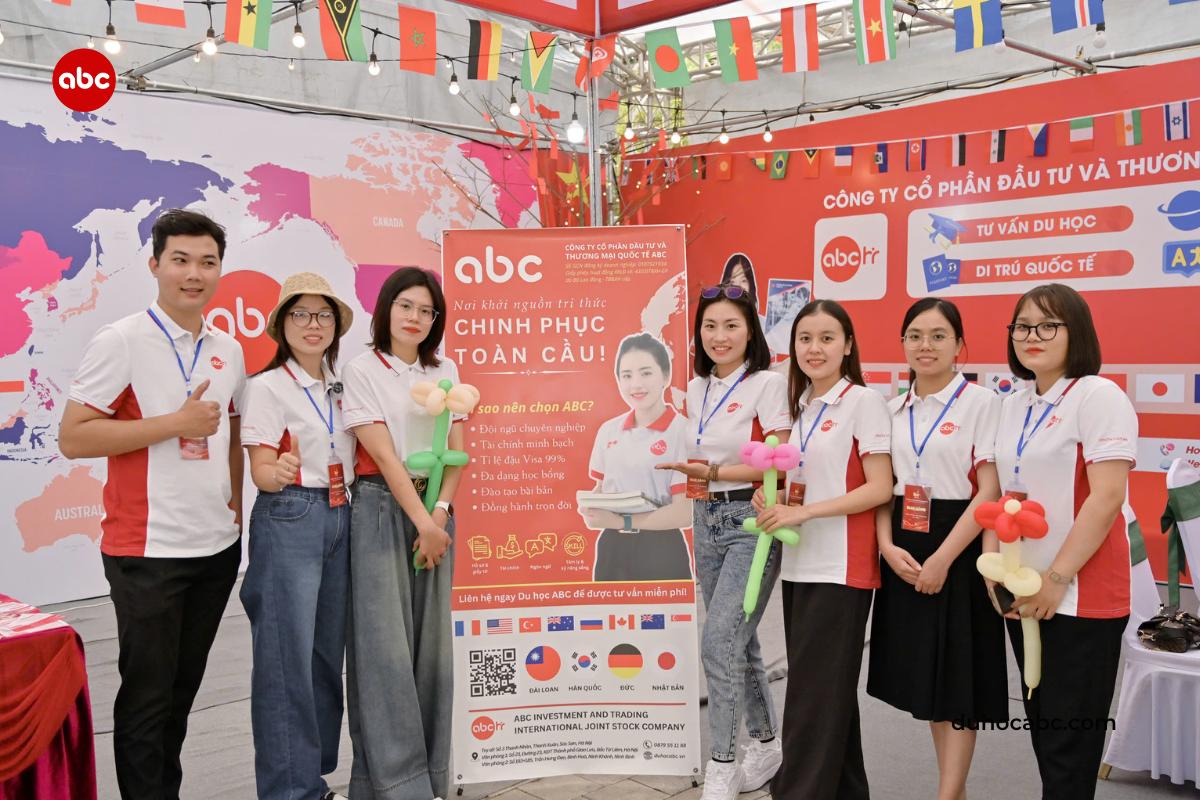 abc-la-nha-tai-tro-kim-cuong-cho-trien-lam-ninh-binh-9